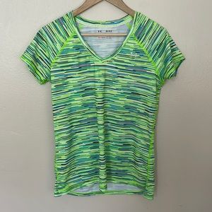 EUC Under Armour Workout Tee. Size Medium